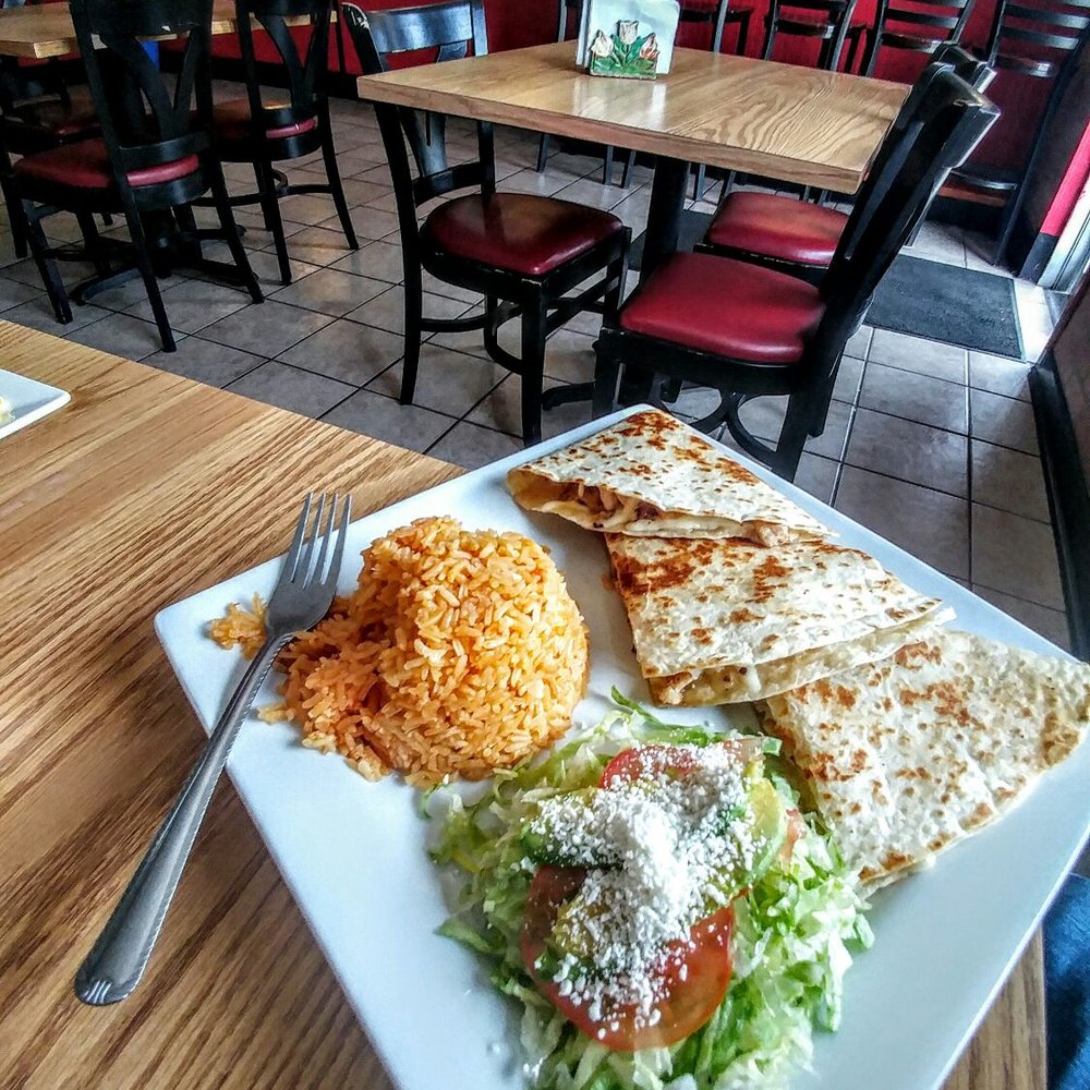 Small eatery, very nice people and awesome chicken quesadilla, rice and a nice selection of hispanic Jarritos soft drinks. Small eatery, very nice people and awesome chicken quesadilla, rice and a nice selection of hispanic Jarritos soft drinks.