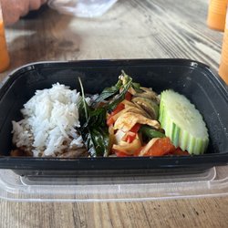 Bite of Baltimore - Thai food with chicken, beef, and shrimp. The sauce was sweet yet savory. Not spicy.
