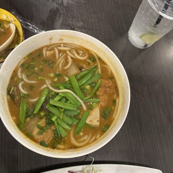 Golden Flower Veggie - Vermicelli and tofu; many options of noodle soupa - Vegetarian Near Me - Westminster, California Golden Flower Veggie - Vermicelli and tofu; many options of noodle soupa - Vegetarian Near Me - Westminster, California