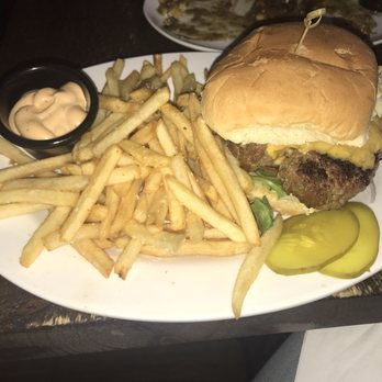 Rove - Classic cheese burger with a side of chipotle mayo - American Near Me - Forest Hills, New York