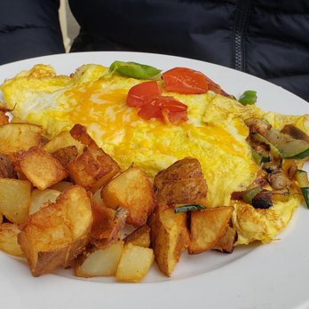 Main St Bistro & Coffee - Veggie omelette with potatoes! - Coffee & Tea Near Me - Silverton, Oregon Main St Bistro & Coffee - Veggie omelette with potatoes! - Coffee & Tea Near Me - Silverton, Oregon