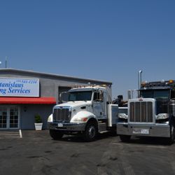 Stanislaus Towing Services - Well-maintained medium and heavy duty tow trucks to meet your RV, Semi, Tractor towing needs.