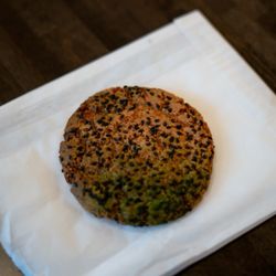 Matcha sesame crunchy cookie
