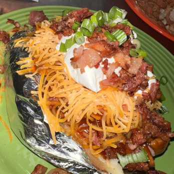 The Six One 6 Restaurant - Huge baked potato - American Near Me - Blessing, Texas