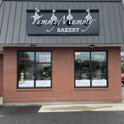 Yummy Mummy Bakery - Storefront