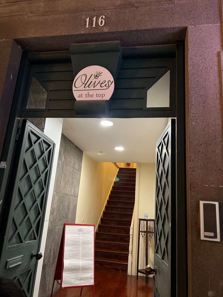 OLIVES RESTAURANT Updated October 2024 24 Photos R. da Carreira