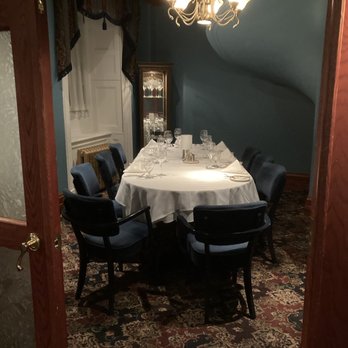 Le Continental - French Near Me - Quebec City, Quebec