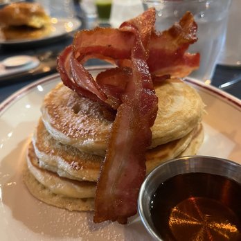 The Breakfast Club - Bacon on blueberry pancakes - Cocktail Bars Near Me - London, XGL The Breakfast Club - Bacon on blueberry pancakes - Cocktail Bars Near Me - London, XGL