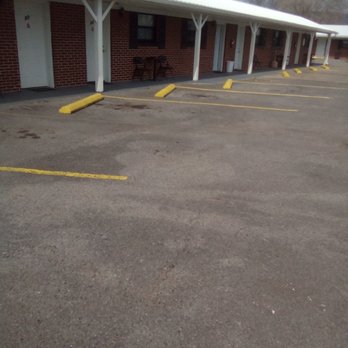 Coachman Inn - Plenty of parking - Hotels Near Me - Pikeville, Tennessee Coachman Inn - Plenty of parking - Hotels Near Me - Pikeville, Tennessee