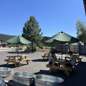 Mountain Brew - Outdoor seating - Coffee & Tea Near Me - Truckee, California