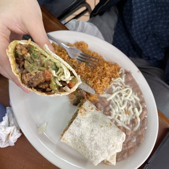Taqueria El Bronco - Steak burrito lunch special - Mexican Near Me - Saint Louis, Missouri Taqueria El Bronco - Steak burrito lunch special - Mexican Near Me - Saint Louis, Missouri