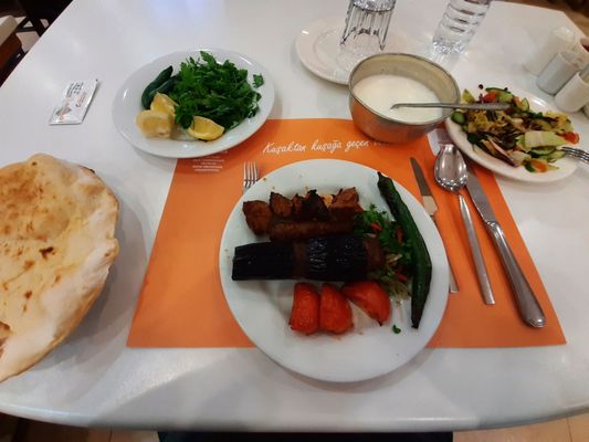 İmam Çağdaş Kebap Ve Baklava Salonu by null