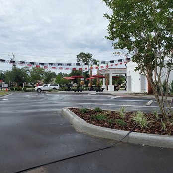 Checkers - Plenty of parking bc ppl here in Palm Coast prefer 'drive through' lines - Burgers Near Me - Palm Coast, Florida