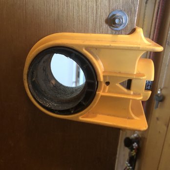 Lock Aid - Enlarging deadbolt holt through metal-plated door. - Keys & Locksmiths Near Me - Montreal, Quebec