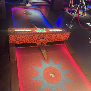 Puttshack - Addison - Mini Golf Near Me - Addison, Texas