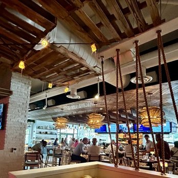 The Hampton Social - Delray Beach - Bar - Seafood Near Me - Delray Beach, Florida