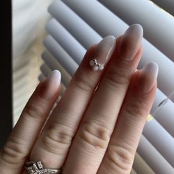 7 Star Nails - Nails