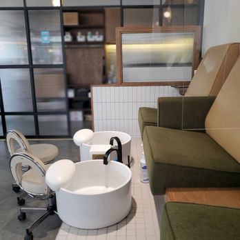 Ainslie Beauty Lounge - Nail Salons Near Me - Brooklyn, New York Ainslie Beauty Lounge - Nail Salons Near Me - Brooklyn, New York