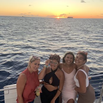 Makani Catamaran - the girls with the sunset view - Boating Near Me - Honolulu, Hawaii