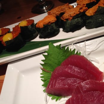 Umi Sake House - Tuna Sashimi, Uni Sushi, and Tobiko (Flying Fish Roe) with quail egg Sushi - Sushi Bars Near Me - Seattle, Washington