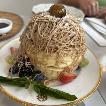 Vert Frais - Montblanc soufflé pancake - Cocktail Bars Near Me - Long Island City, New York Vert Frais - Montblanc soufflé pancake - Cocktail Bars Near Me - Long Island City, New York