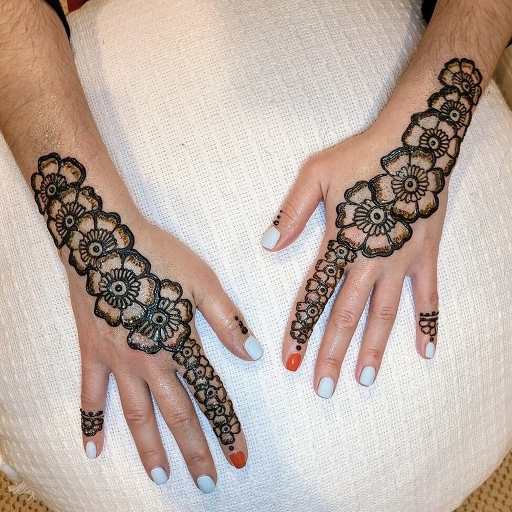 Mind Body Henna - HAPPY HENNA HANDS!! - Henna Artists Near Me Mind Body Henna - HAPPY HENNA HANDS!! - Henna Artists Near Me