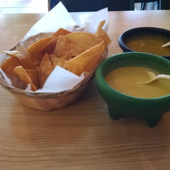 La Iguanita - Mexican Near Me - Chicago, Illinois