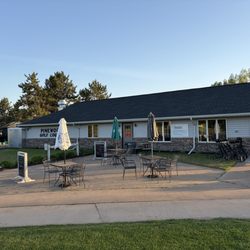 Pinewood Golf Course - Clubhouse