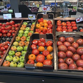 Living Fresh Market - Tomato Varieties - Grocery Near Me - Forest Park, Illinois Living Fresh Market - Tomato Varieties - Grocery Near Me - Forest Park, Illinois