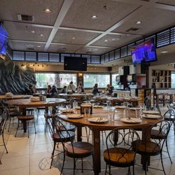 Isla Restaurant - Inside