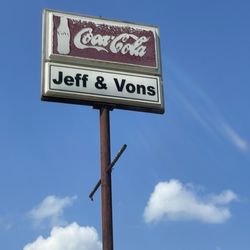 Jeff & Von's
