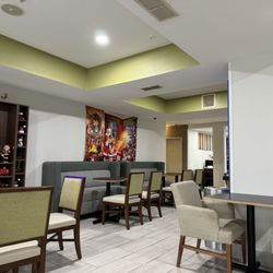 Holiday Inn Express & Suites Quincy I-10