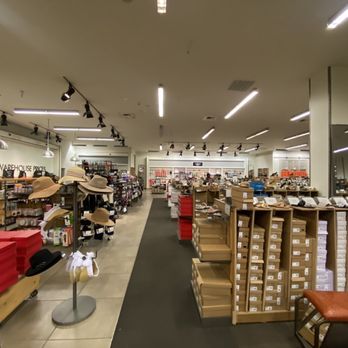 DSW Designer Shoe Warehouse - Shoe Stores Near Me - Pasadena, California DSW Designer Shoe Warehouse - Shoe Stores Near Me - Pasadena, California