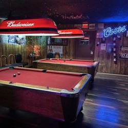 Sandi's Red Barn - pool tables
