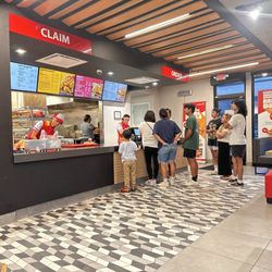 Jollibee - Clean dining area