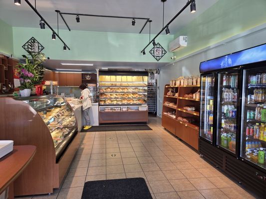 Suzanne's Cake & Pastry by null