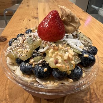 Juice Generation - Açaí bowl - Juice Bars & Smoothies Near Me - New York, New York