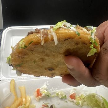 TAQUERiA La Chaparrita - Sope - Food Trucks Near Me - Columbus, Ohio