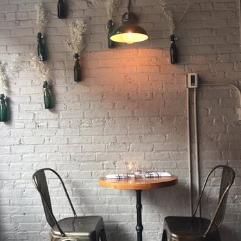 Mindy's Bakery - 2 seater - Desserts Near Me - Chicago, Illinois