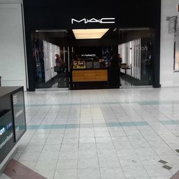 M.A.C. store in Pembroke Lakes Mall M.A.C. store in Pembroke Lakes Mall