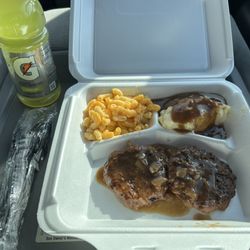 Flying J Travel Plaza - Hamburger steak with macaroni and mashed potatoes.