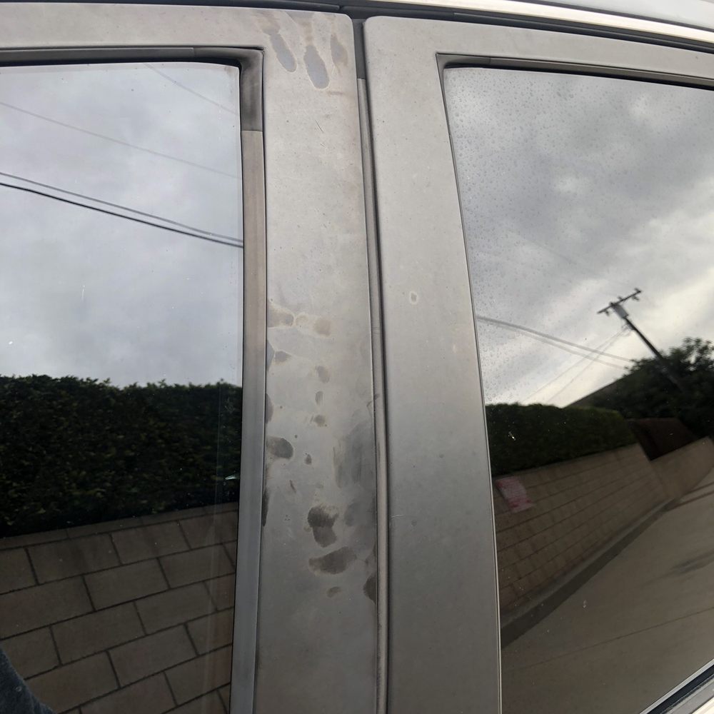 Jiffy Lube Oil Change - Left oil prints on my door. Thumbs down. - Auto Repair Near Me - Pasadena, California