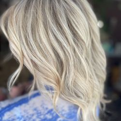 Miracle's On 34th Steet Hair Salon
