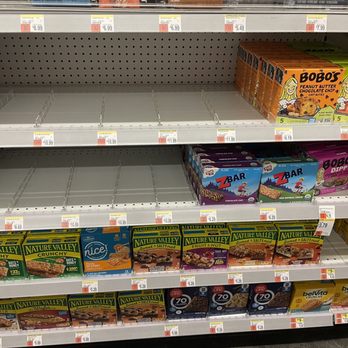 Duane Reade - shelves of cereal and cereal bars - Drugstores Near Me - New York, New York Duane Reade - shelves of cereal and cereal bars - Drugstores Near Me - New York, New York