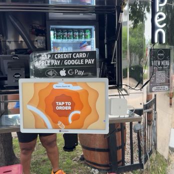 Moms Banh Mi - Food Trucks Near Me - Hutto, Texas Moms Banh Mi - Food Trucks Near Me - Hutto, Texas