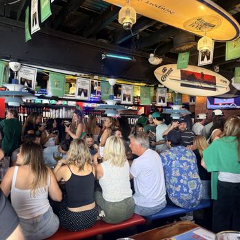 Mutt Lynch's - Inside - Pubs Near Me - Newport Beach, California