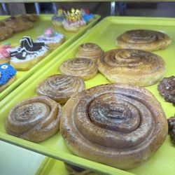 Good Morning Donuts and Coffee - Cinnamon Roll - reg and mini !!