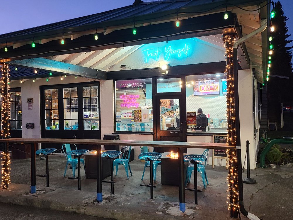 THE SCOOP ON MAIN 11 Photos & 10 Reviews 880 Main St, Buckley