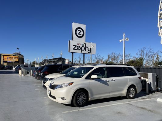 Hotel Zephyr by null