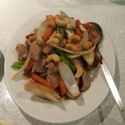 Phnom Penh Restaurant - Cashew chicken